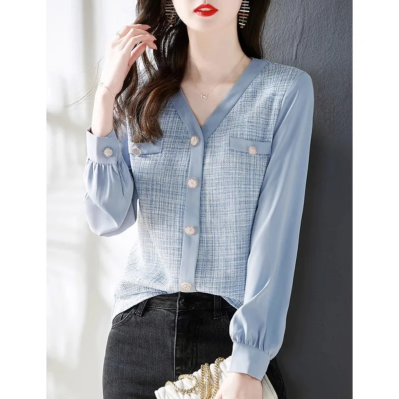 

Elegant Style Ladies' Top for Day-to-day and Workplace Graceful Design Women's Blouse with Chic Print and Buttons