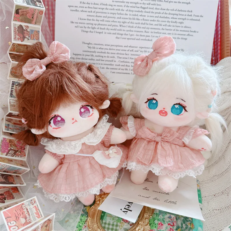 20cm Idol Doll Star Cotton Plush Clothes Pink Checker Strap Style Suit Clothing Cute Headdress Fans Collection Children Gifts
20cm Idol Doll Star Cotton Plush Clothes Pink Checker Strap Style Suit Clothing Cute Headdress Fans Collection Children Gifts