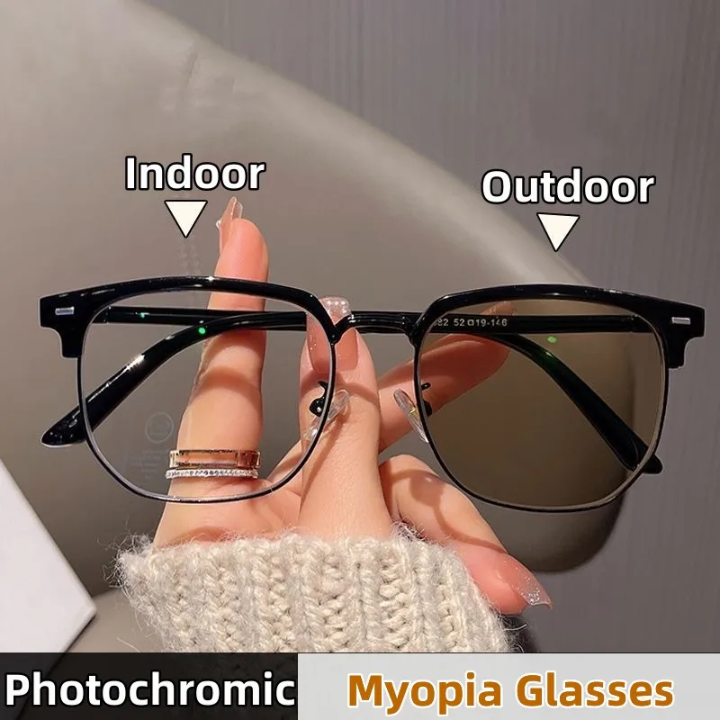 Ladies Fashion Photochromic Myopia Glasses Men Women Outdoor Color Changing Nearsighted Eyewear Vintage Minus Diopter Eyeglasses
Ladies Fashion Photochromic Myopia Glasses Men Women Outdoor Color Changing Nearsighted Eyewear Vintage Minus Diopter Eyeglasses