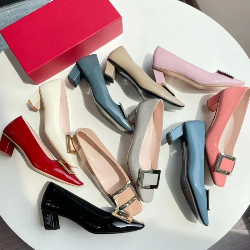 Square Buckle Single-layer Shoes Women's New Patent Leather Women's Shoes Thick Heel Mid-heel Square-toe Shallow High Heels
Square Buckle Single-layer Shoes Women's New Patent Leather Women's Shoes Thick Heel Mid-heel Square-toe Shallow High Heels