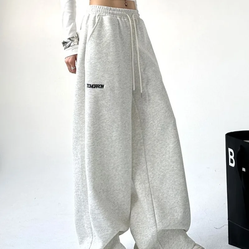 Deeptown Grey Sweatpants Women Vintage Casual Sports Joggers New Pants Autumn Winter Korean Fashion Oversize Trousers Streetwear
Deeptown Grey Sweatpants Women Vintage Casual Sports Joggers New Pants Autumn Winter Korean Fashion Oversize Trousers Streetwear