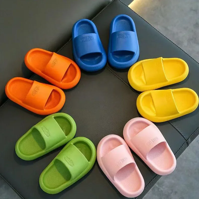 Summer Children's Casual Slippers Solid Color Breathable Non-Slip Home Bathroom Beach Kids Soft Slippers Boys Girls Indoor Shoes
Summer Children's Casual Slippers Solid Color Breathable Non-Slip Home Bathroom Beach Kids Soft Slippers Boys Girls Indoor Shoes