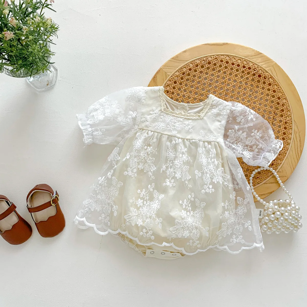 2023 Summer Newborn Baby Girl Romper Dress Lace Embridery Baby Jumpsuit One Pieces Short Sleeve Infant Bodysuit Birthday Clothes
2023 Summer Newborn Baby Girl Romper Dress Lace Embridery Baby Jumpsuit One Pieces Short Sleeve Infant Bodysuit Birthday Clothes