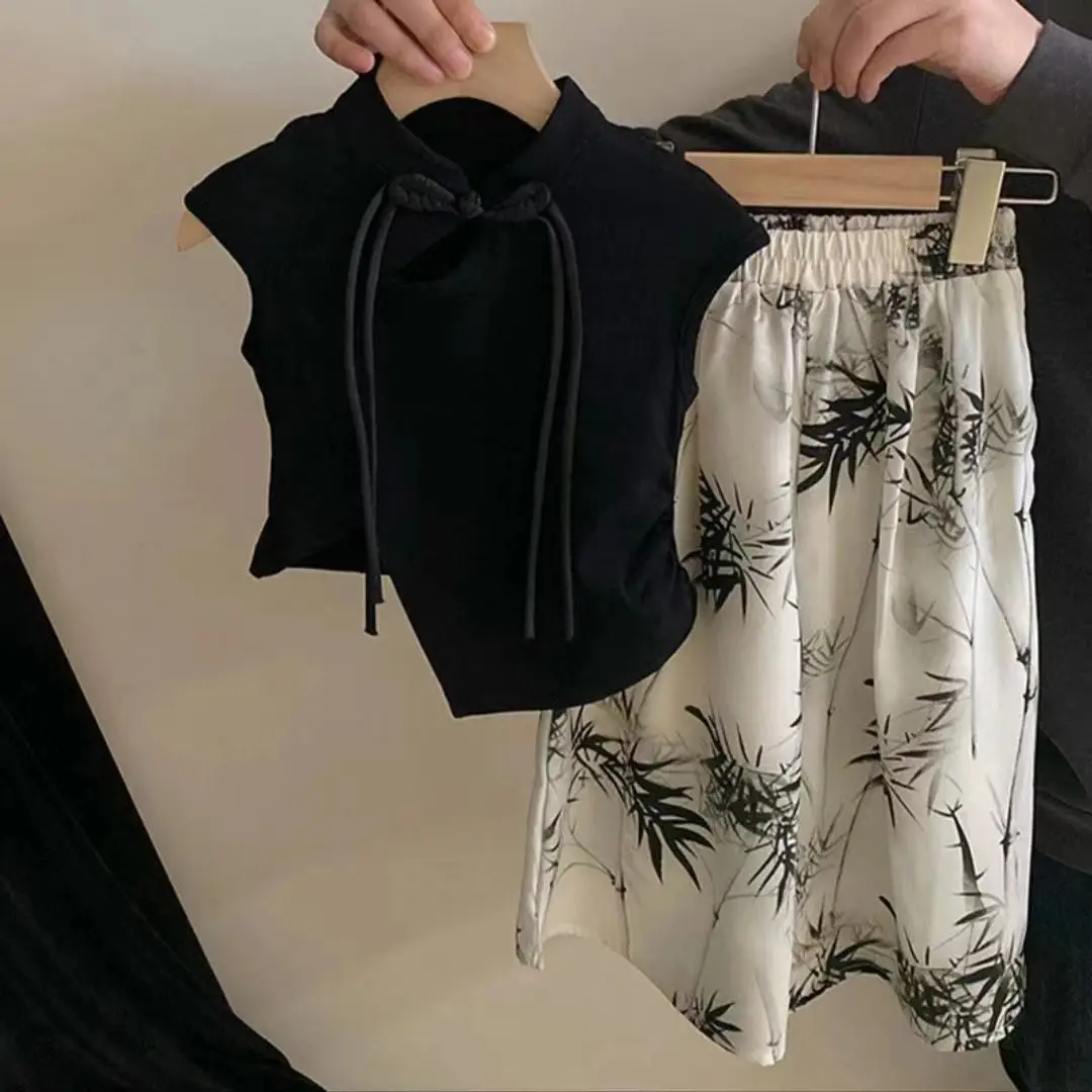 Girls' Summer New Chinese Suit Top with Printed Bamboo Leaf Ink Painting + Wide-leg Trousers Two-piece Set Loungewear Outfit
Girls' Summer New Chinese Suit Top with Printed Bamboo Leaf Ink Painting + Wide-leg Trousers Two-piece Set Loungewear Outfit