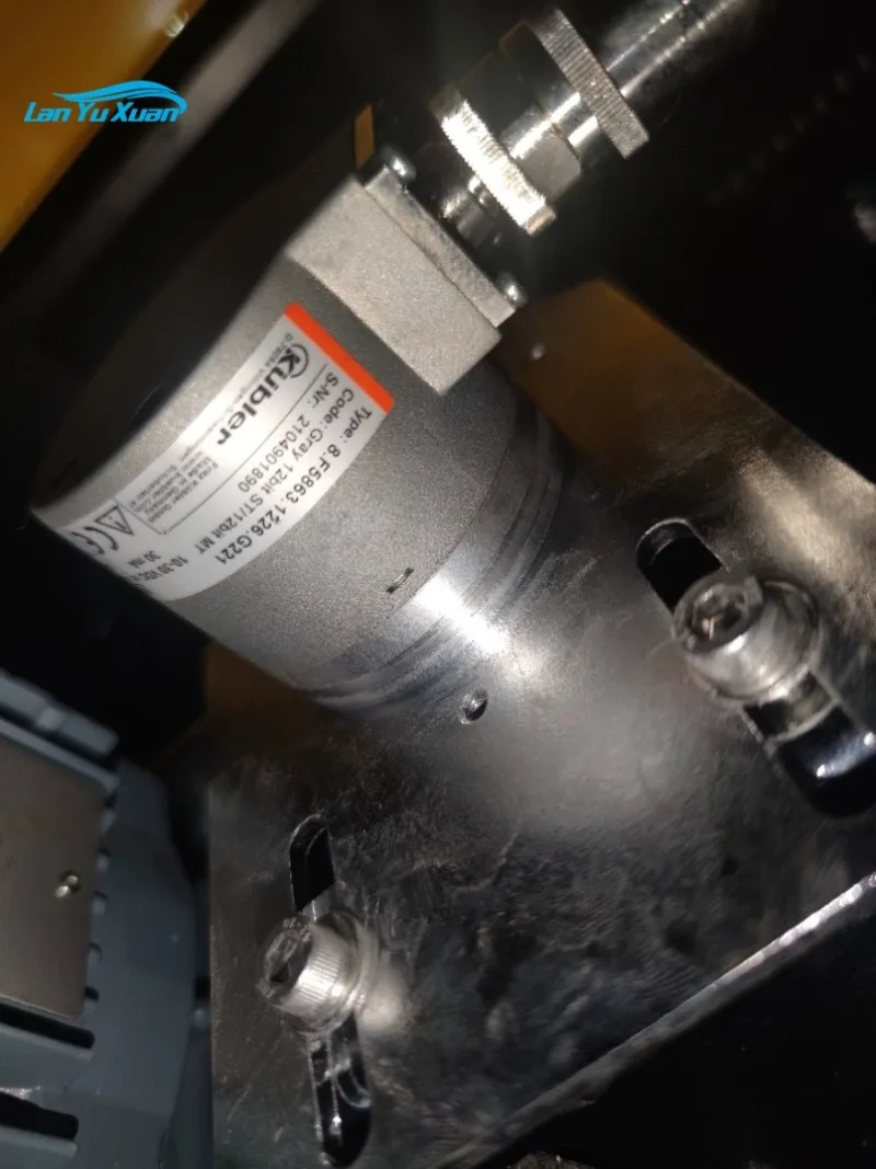 Brand new Kubler German original genuine 8F5863.1226.G221 absolute value encoder
Brand new Kubler German original genuine 8F5863.1226.G221 absolute value encoder