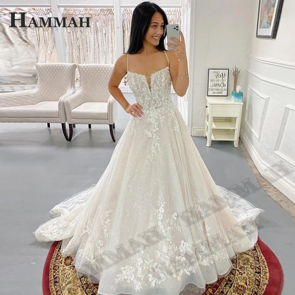 HAMMAH Mordern Bling Wedding Gown For Bride Princess Spaghetti Strap Court Train Appliques Sleeveless Robe De Soirée De Mariage
HAMMAH Mordern Bling Wedding Gown For Bride Princess Spaghetti Strap Court Train Appliques Sleeveless Robe De Soirée De Mariage