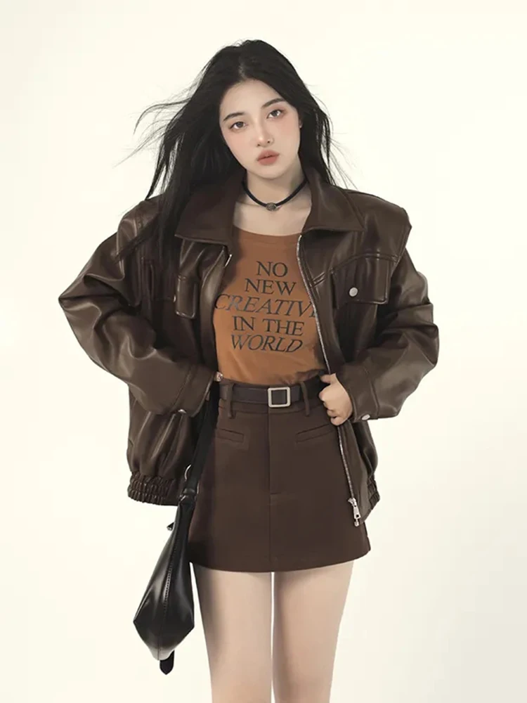 2024 Spring Autumn New Women Artificial Leather Motorcycle Jacket Coat Top Vintage Oversize PU Street Unisex Zipper Outerwear
2024 Spring Autumn New Women Artificial Leather Motorcycle Jacket Coat Top Vintage Oversize PU Street Unisex Zipper Outerwear