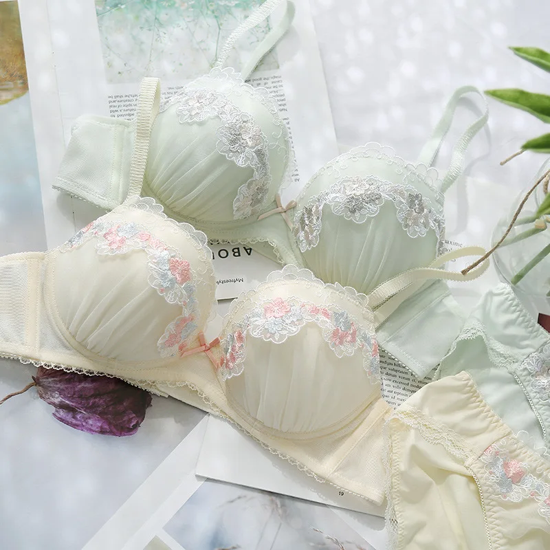 

Sexy bra set gather lingerie briefs No steel ring Bralette thin mesh water-soluble flower bra set sweet cute seamless bra set