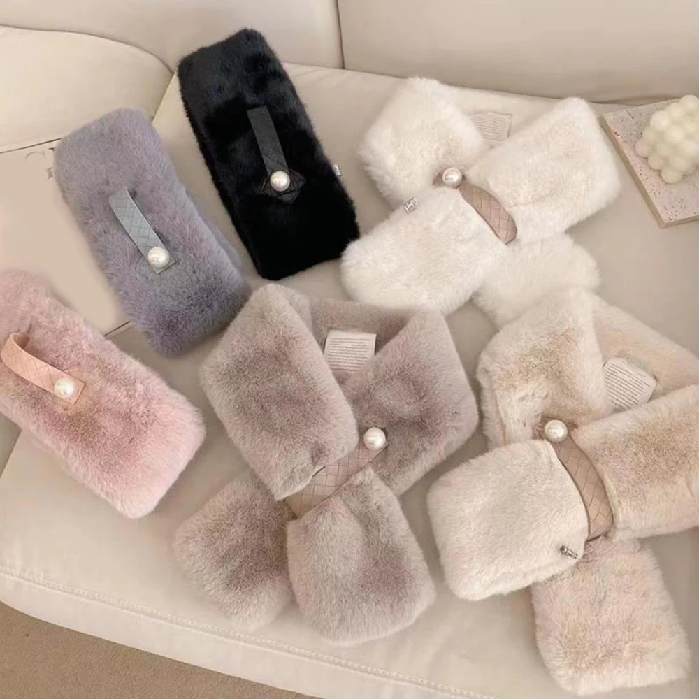Winter Pearl Plush Scarf For Women Thicken Warm Faux Fur Cross scarves Soft Girls Neck Warmer Ring Scarf Christmas Gift
Winter Pearl Plush Scarf For Women Thicken Warm Faux Fur Cross scarves Soft Girls Neck Warmer Ring Scarf Christmas Gift
