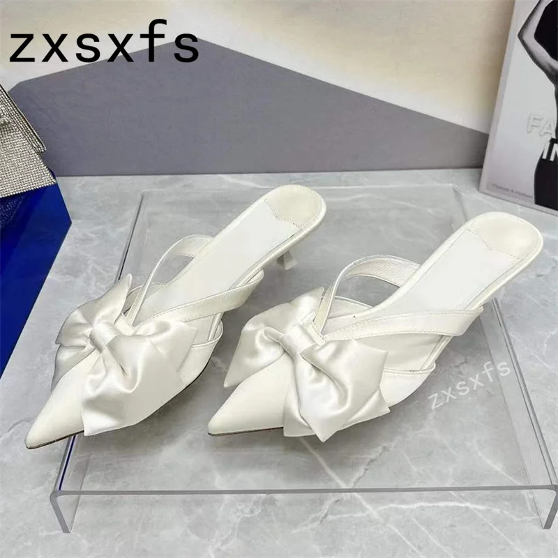 

2023 Summer New Silk Bowknot Decorate Slippers Women Slip On Pointed Toe Med Heel Mules Brand Sexy Party Shoes Mujer