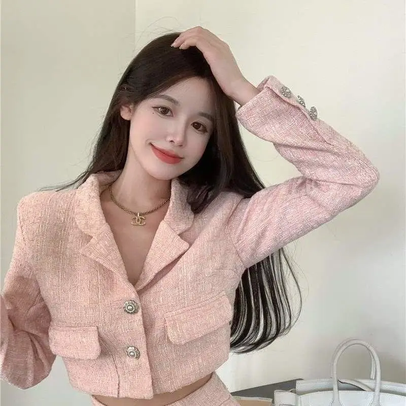 Women's Fragrance Thick Tweed Blazer Wrapped Hip Half Skirt Set Vintage Single Breasted Woolen Suit Half Skirt Two Piece Sets
Women's Fragrance Thick Tweed Blazer Wrapped Hip Half Skirt Set Vintage Single Breasted Woolen Suit Half Skirt Two Piece Sets