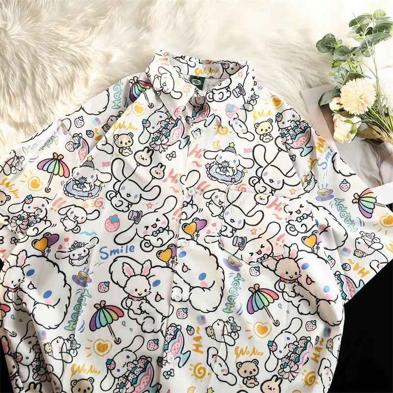 Kawaii Sanrio Cinnamoroll мультяшный принт Женская рубашка с коротким рукавом японская Ретро Милая летняя парная свободная облегающая футболка
Kawaii Sanrio Cinnamoroll мультяшный принт Женская рубашка с коротким рукавом японская Ретро Милая летняя парная свободная облегающая футболка