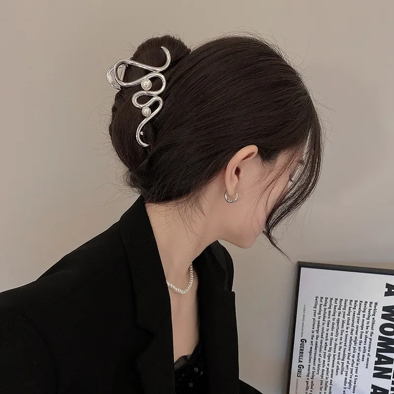 Korea Fashion Girls Silver Metal Butterfly Hair Claws Clips Wholesale Large Zinc Alloy Hair Pins Accessories Headwear for Women
Korea Fashion Girls Silver Metal Butterfly Hair Claws Clips Wholesale Large Zinc Alloy Hair Pins Accessories Headwear for Women