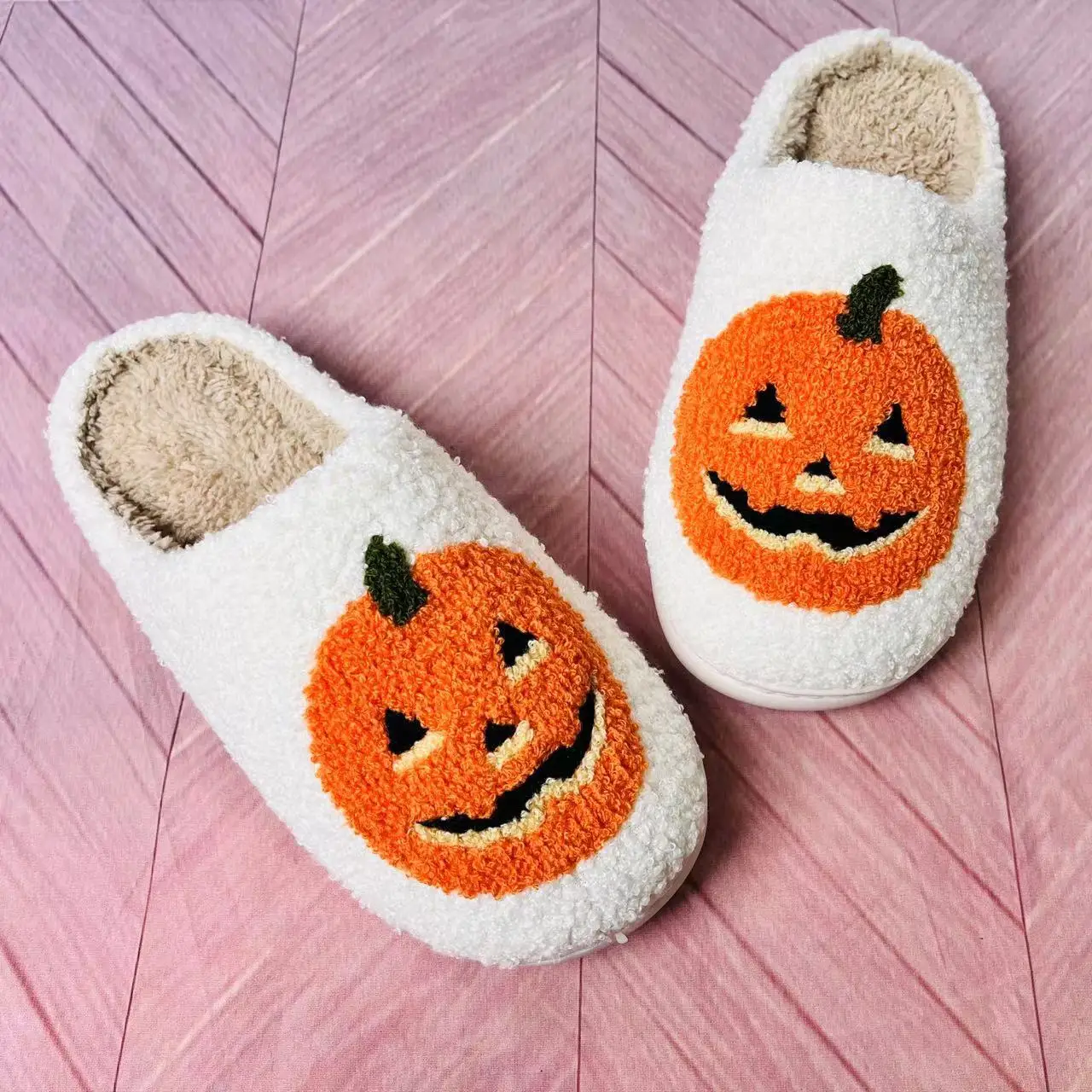 Halloween Pumpkin Cotton Slippers Houseshoes Women's House Smile Face Ladies Indoor Winter Fluffy Cozy Home Comfy Women Shoes 
Halloween Pumpkin Cotton Slippers Houseshoes Women's House Smile Face Ladies Indoor Winter Fluffy Cozy Home Comfy Women Shoes