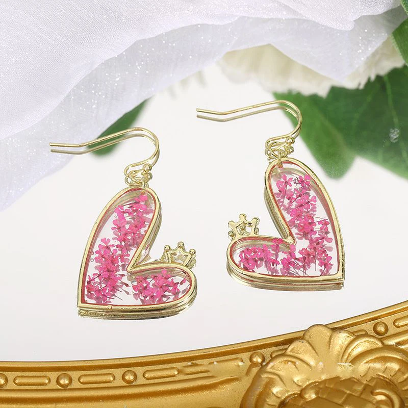 

Unique Heart Earrings With Flower Inside Creative Epoxy Resin Dried Flower Natural Earrings Wholesale Statement Jewelry 2024 New