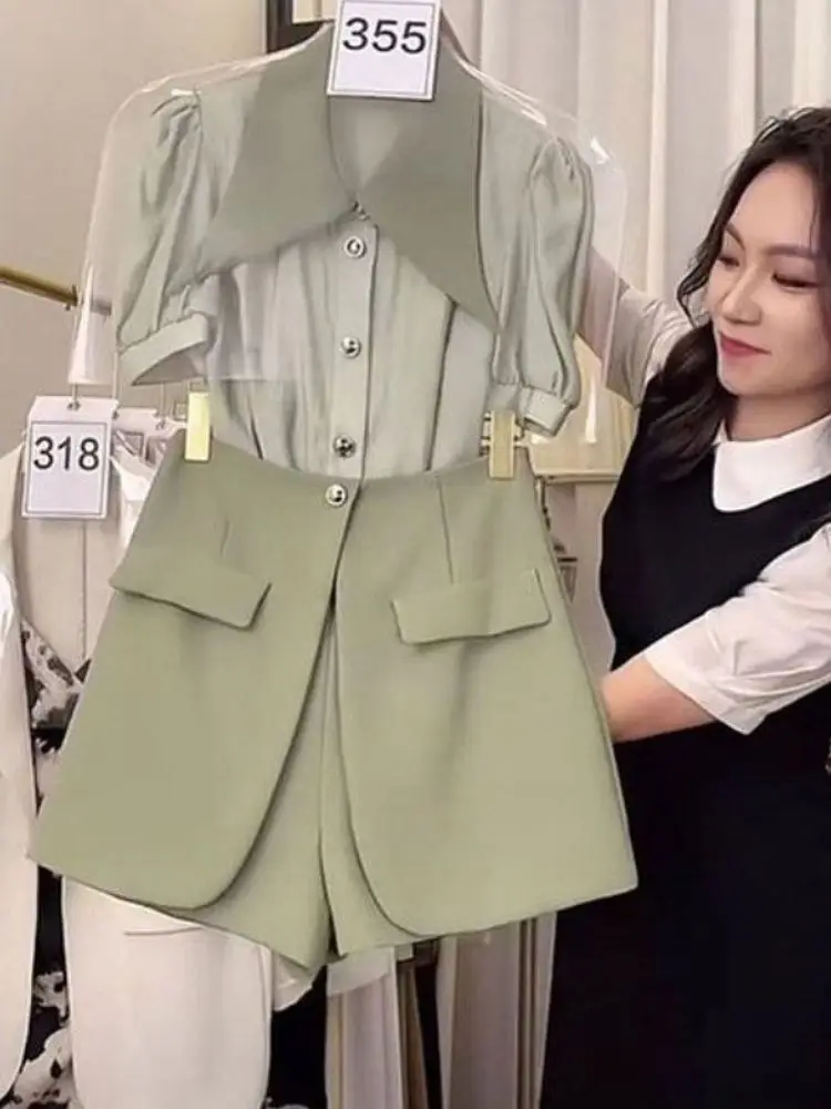 2024 Summer New Women Fashion Two Piece Sets Short Sleeve Buttons Blouses Female High Waist Loose Shorts Ladies Suits J07
2024 Summer New Women Fashion Two Piece Sets Short Sleeve Buttons Blouses Female High Waist Loose Shorts Ladies Suits J07