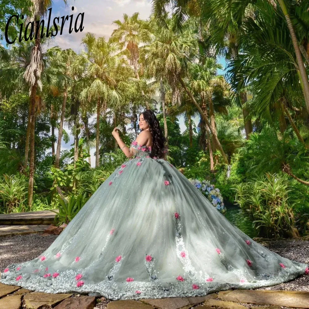 Cinderella Quinceanera Dresses Crystal Ball Gown Beading Appliques Party Gowns Vestido De Festa Sweet 16 Dress
Cinderella Quinceanera Dresses Crystal Ball Gown Beading Appliques Party Gowns Vestido De Festa Sweet 16 Dress