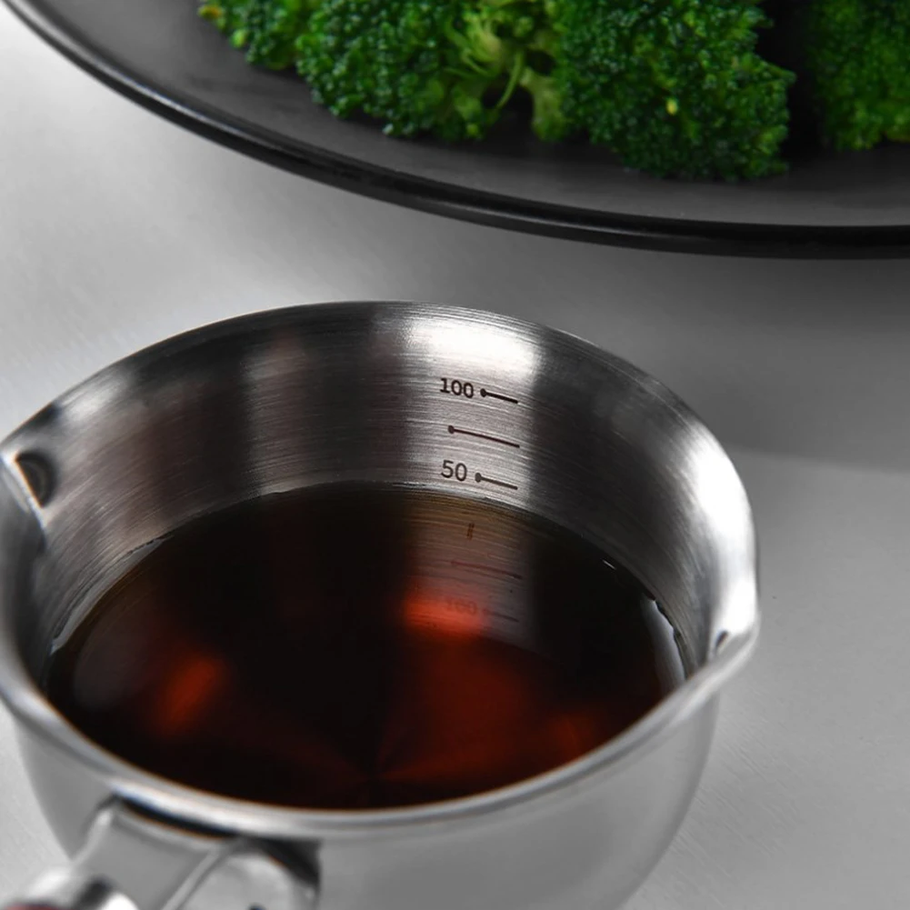 Stainless Steel Oil Pot 2 Sizes 20.5*10.5*7cm Clearly Scale Comfortable Grip Insulated Handle Mini Soup Milk Pot
Stainless Steel Oil Pot 2 Sizes 20.5*10.5*7cm Clearly Scale Comfortable Grip Insulated Handle Mini Soup Milk Pot