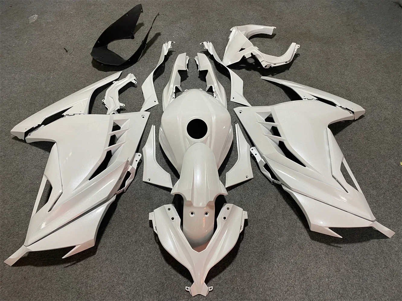 For Ninja300 EX300 2013-2014-2015-2016-2017 Motorcycle Full Fairing Kit New Fit Ninja 300 Cowling Bodywork Injection
For Ninja300 EX300 2013-2014-2015-2016-2017 Motorcycle Full Fairing Kit New Fit Ninja 300 Cowling Bodywork Injection