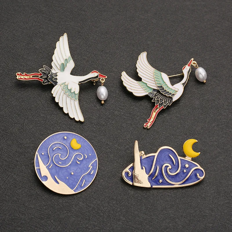 New Antique Corsage Cute Japanese Crane Brooch Cartoon Sun Nebula Moon Brooch Ladies Clothing Accessories H1385
New Antique Corsage Cute Japanese Crane Brooch Cartoon Sun Nebula Moon Brooch Ladies Clothing Accessories H1385