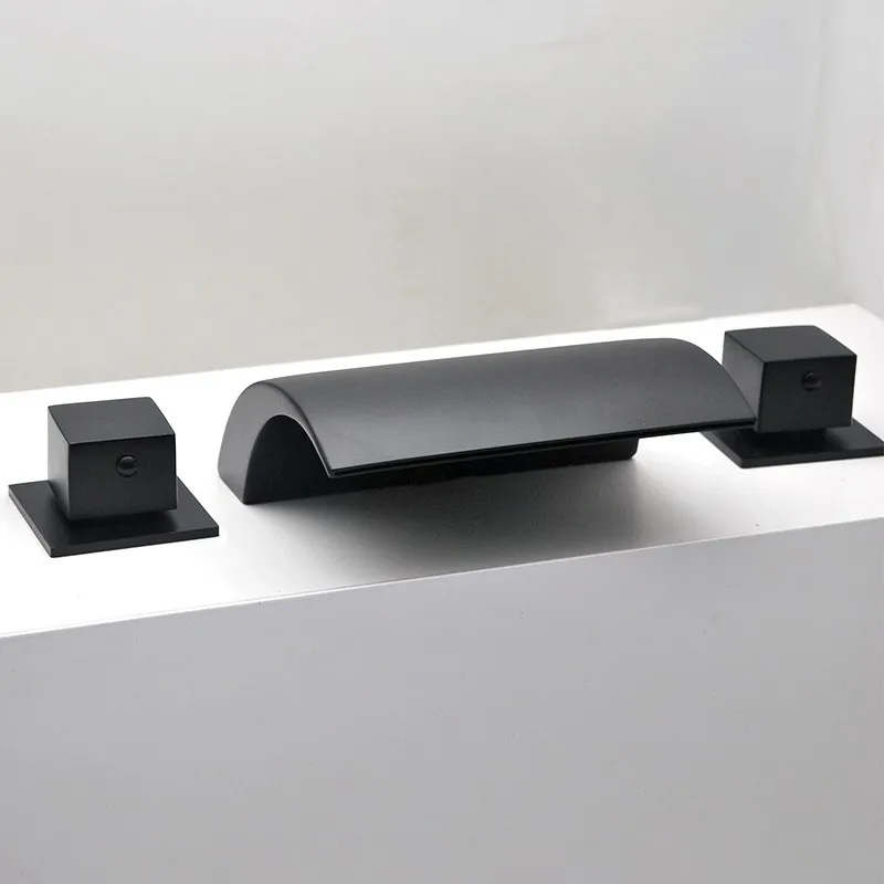 Square Handle Waterfall Inlet Faucet Mixer Whirlpool Bathtub Cascade Waterfall Inlet Tap Cold and Hot Water Mixing Valve 
Square Handle Waterfall Inlet Faucet Mixer Whirlpool Bathtub Cascade Waterfall Inlet Tap Cold and Hot Water Mixing Valve