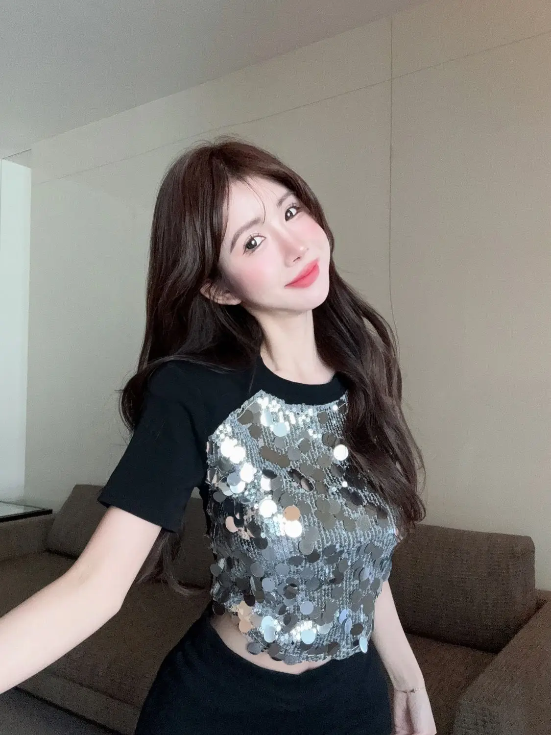 Summer New Sexy Sequined Patchwork Crop Top Women's T Shirts Fashion Short Sleeve Round Neck Sequin T-shirt Tees
Summer New Sexy Sequined Patchwork Crop Top Women's T Shirts Fashion Short Sleeve Round Neck Sequin T-shirt Tees