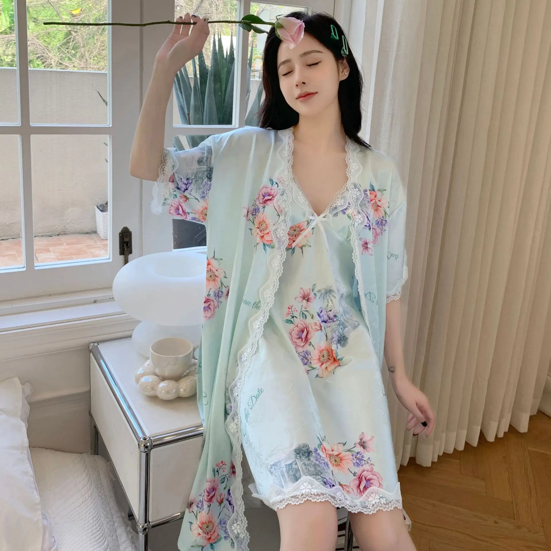 Повседневная атласная ночная рубашка с цветочным принтом, женская одежда для сна из вискозы, комплект из 2 предметов, халат, сексуальное кимоно, кружевной халат, ночная рубашка 
Повседневная атласная ночная рубашка с цветочным принтом, женская одежда для сна из вискозы, комплект из 2 предметов, халат, сексуальное кимоно, кружевной халат, ночная рубашка