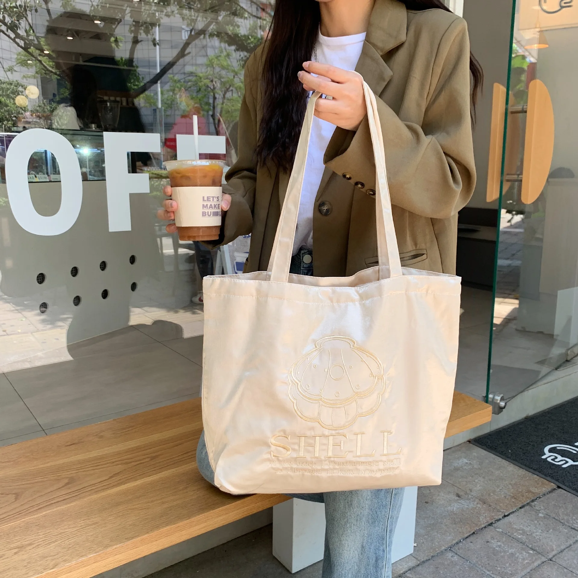Pearlescent Fabric Shoulder Bags For Women Canvas Embroidery Tote Casual Handbags Female Large Capacity Shopping School Bag
Pearlescent Fabric Shoulder Bags For Women Canvas Embroidery Tote Casual Handbags Female Large Capacity Shopping School Bag