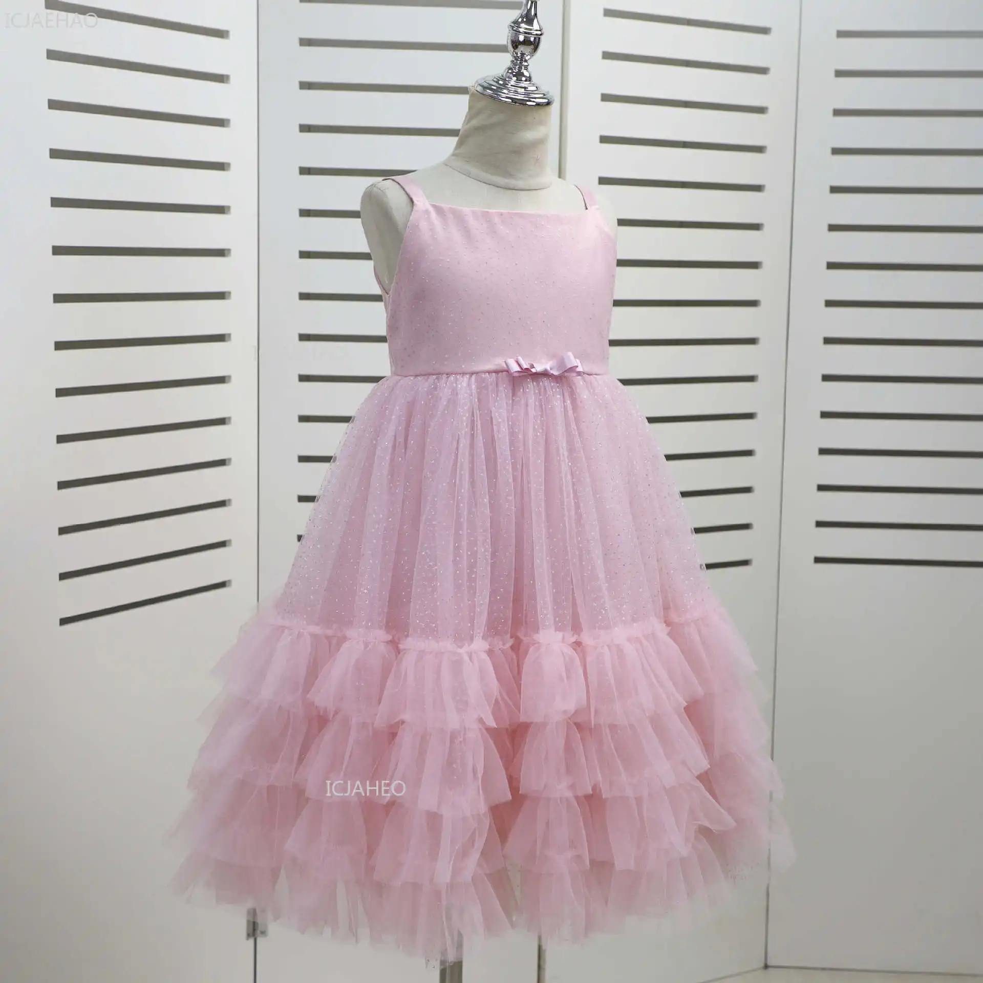 فستان بناتي بطبقات على شكل كعكة للأطفال بحزام سباغيتي من التول مع شال كيب للحفلات وحفلات الاحتفال الرسمي فستان بناتي بطبقات على شكل كعكة للأطفال بحزام سباغيتي من التول مع شال كيب للحفلات وحفلات الاحتفال الرسمي