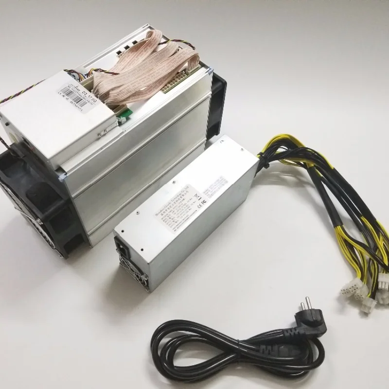 

The DASH Miner BITMAIN Antminer D3 17GH/s With BITMAIN APW7 1800W Asic X11 Miner can mine DASH and BTC coins
