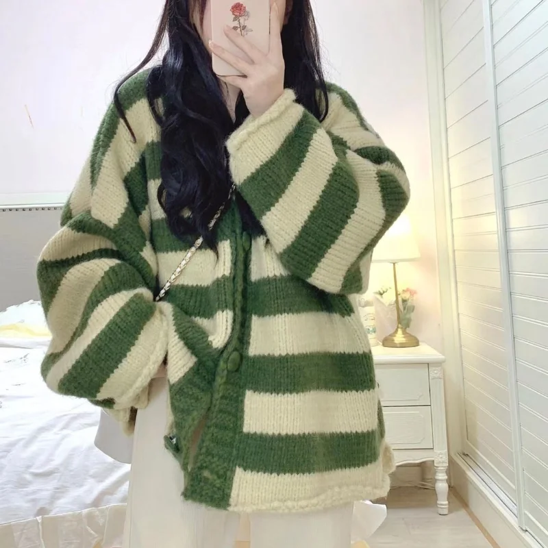 Spring and Autumn Korean Knitted Cardigan Striped V-neck Sweater Coat Academy Style Sweet Student Loose Slimming Versatile Top
Spring and Autumn Korean Knitted Cardigan Striped V-neck Sweater Coat Academy Style Sweet Student Loose Slimming Versatile Top