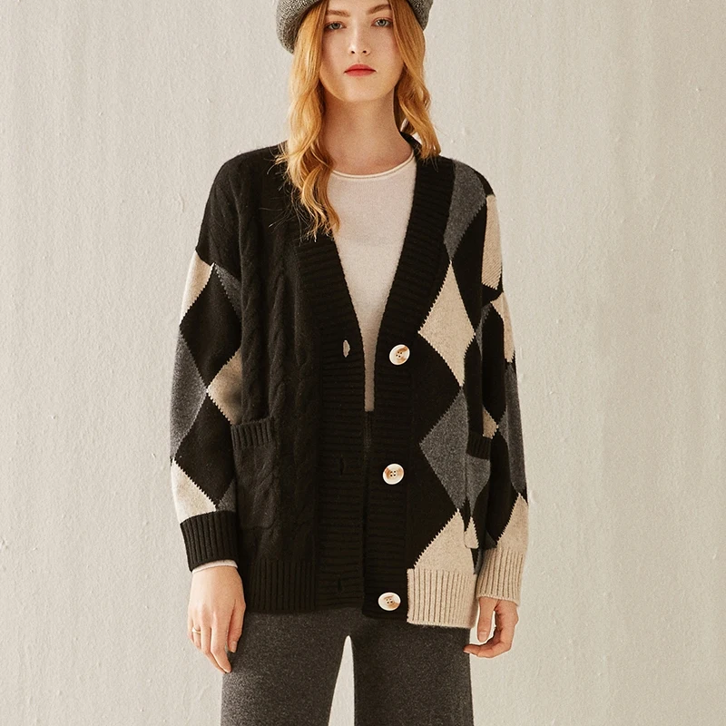100% Pure Cashmere New Cardigan Fashion Diamond Plaid Knit Sweater Women's V-neck Loose Fitting Medium Length Sweater Jacket Top
100% Pure Cashmere New Cardigan Fashion Diamond Plaid Knit Sweater Women's V-neck Loose Fitting Medium Length Sweater Jacket Top