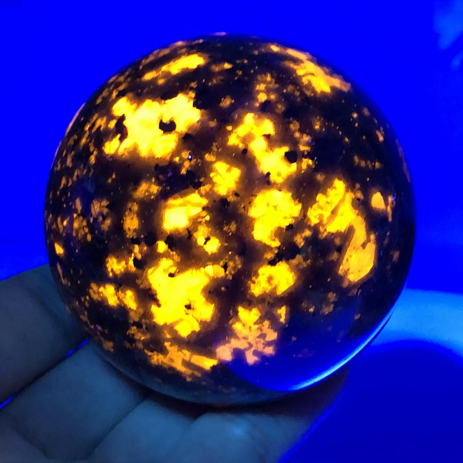 5A+ Natural Stone Yooperlite Crystal Sphere Ball Powerful Chakra Energy Wicca Crystals and Stones Healing Spiritual Witchcraft
5A+ Natural Stone Yooperlite Crystal Sphere Ball Powerful Chakra Energy Wicca Crystals and Stones Healing Spiritual Witchcraft