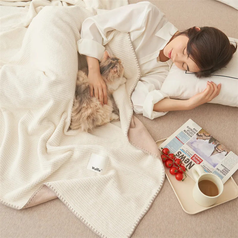 

Milk plush blanket, four seasons air conditioning blanket, summer blanket, double layer composite blanket, sofa, lunch blanket