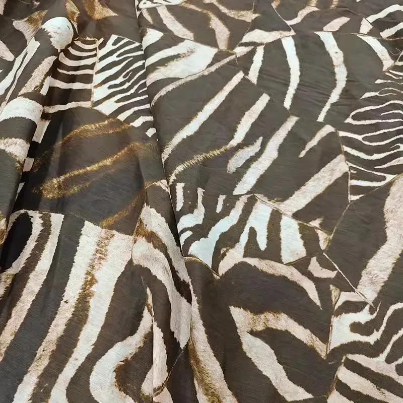 2024 European And American Retro Style Zebra Pattern Printed Silk Linen Fabric For Women Summer Dress Blouse DIY Cloth Sewing
2024 European And American Retro Style Zebra Pattern Printed Silk Linen Fabric For Women Summer Dress Blouse DIY Cloth Sewing