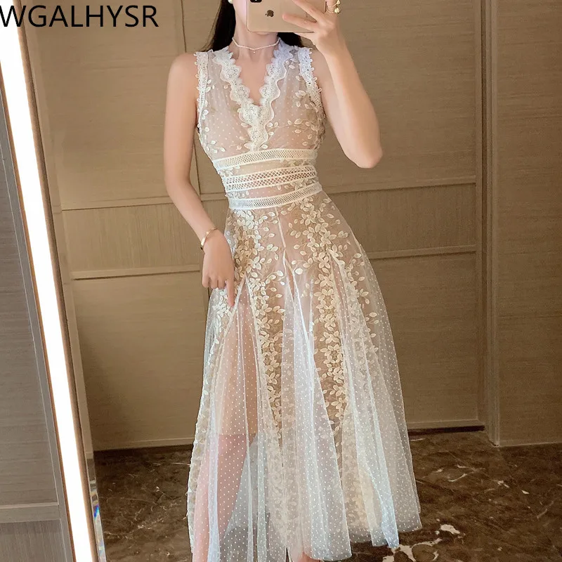 High Quality Design Runway Mesh Embroidery Dresse Summer Woman Sexy V-Neck Sleeveless Party Dress Vestidos
High Quality Design Runway Mesh Embroidery Dresse Summer Woman Sexy V-Neck Sleeveless Party Dress Vestidos