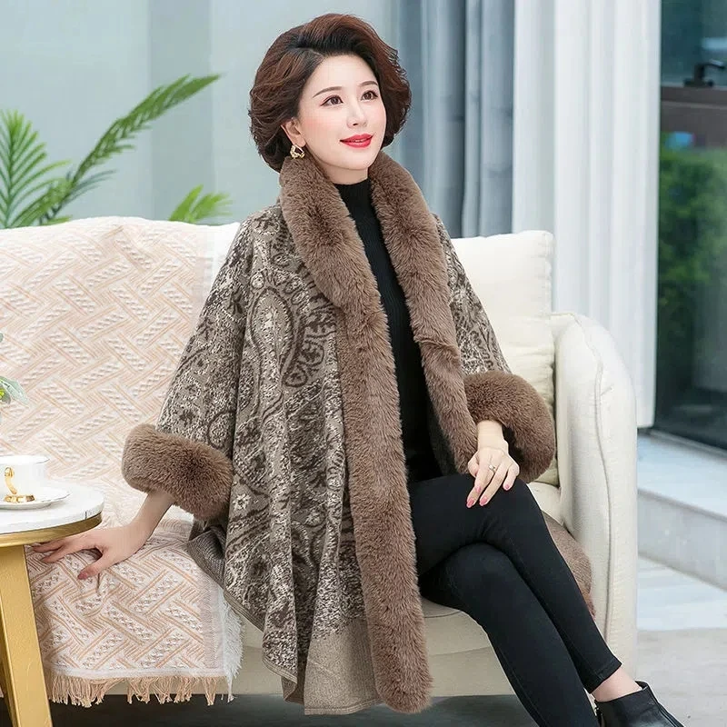 

Noble Mother Featured Fur Capes Shawl Autumn Winter New Elegant Hooded Ponchos For Women Faux Fox Fur Collar Knitted Cloak Coat