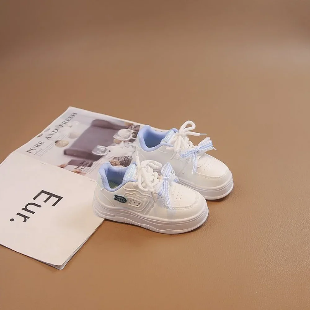 أحذية رياضية للفتيات المراهقات على الطراز الكوري، موضة عصرية من الجلد الصناعي، أحذية رياضية للأطفال مضادة للانزلاق وقابلة للتنفس. أحذية رياضية للفتيات المراهقات على الطراز الكوري، موضة عصرية من الجلد الصناعي، أحذية رياضية للأطفال مضادة للانزلاق وقابلة للتنفس.