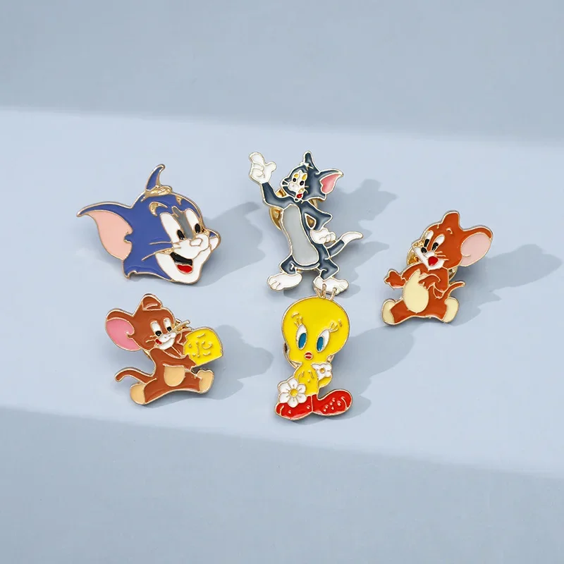 

Anime Tom and Jerry Cartoon Brookes Metal Pin School Uniforms Schoolbag Shoes Creative Personality of Accessory Couples Friends