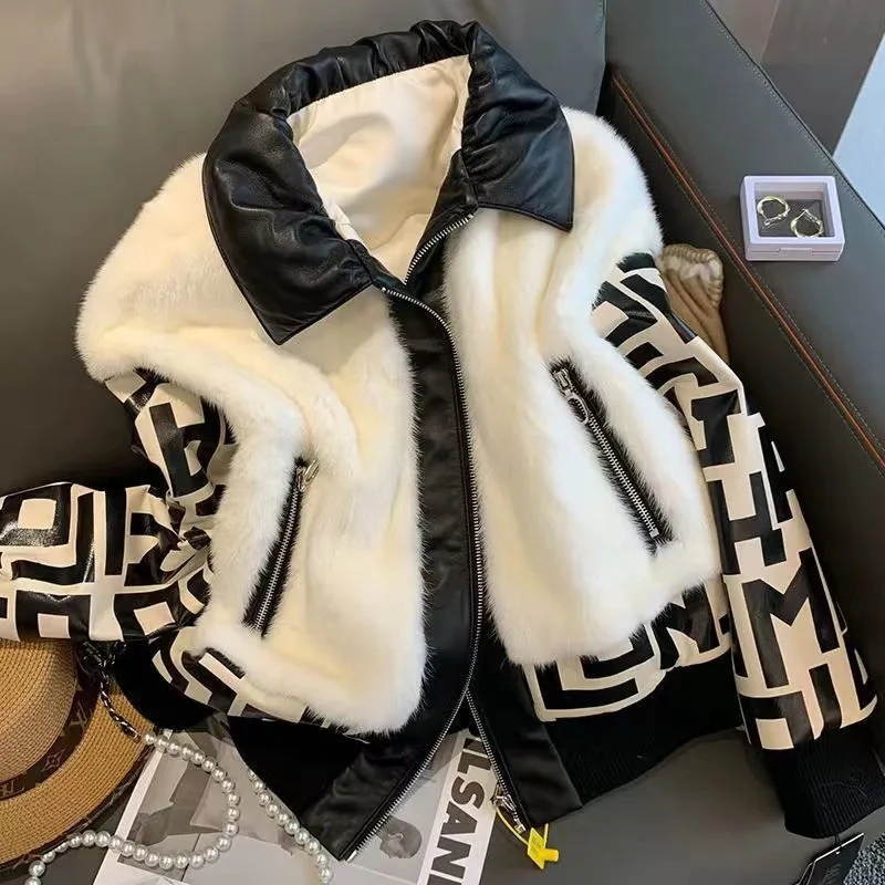 Autumn And Winter 2022 Korean Jacket Women's Jacket Brand Short Motorcycle Warm Chic Fur Lamb Wool Coat Pu Patchwork Coat
Autumn And Winter 2022 Korean Jacket Women's Jacket Brand Short Motorcycle Warm Chic Fur Lamb Wool Coat Pu Patchwork Coat