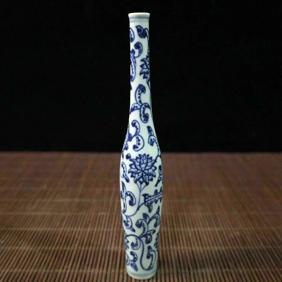 

Chinese old porcelain Blue and white tangled lotus long neck small vase