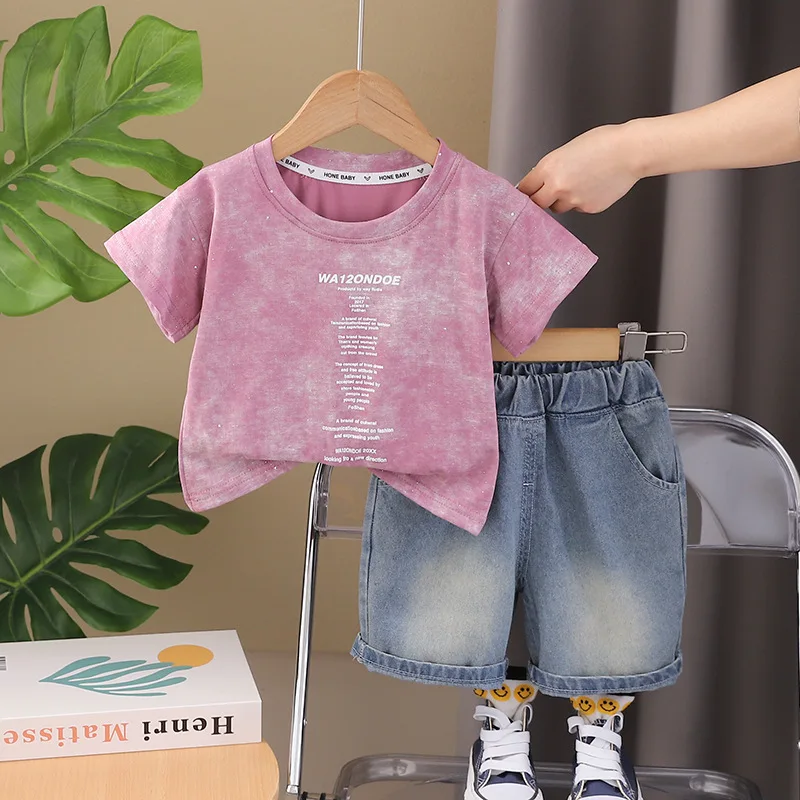 2024 Western Baby Boy Summer Clothes Suit for Kids Boys Fashion Halo Dye Letter O-neck Short Sleeve T-shirts and Shorts Outfits
2024 Western Baby Boy Summer Clothes Suit for Kids Boys Fashion Halo Dye Letter O-neck Short Sleeve T-shirts and Shorts Outfits
