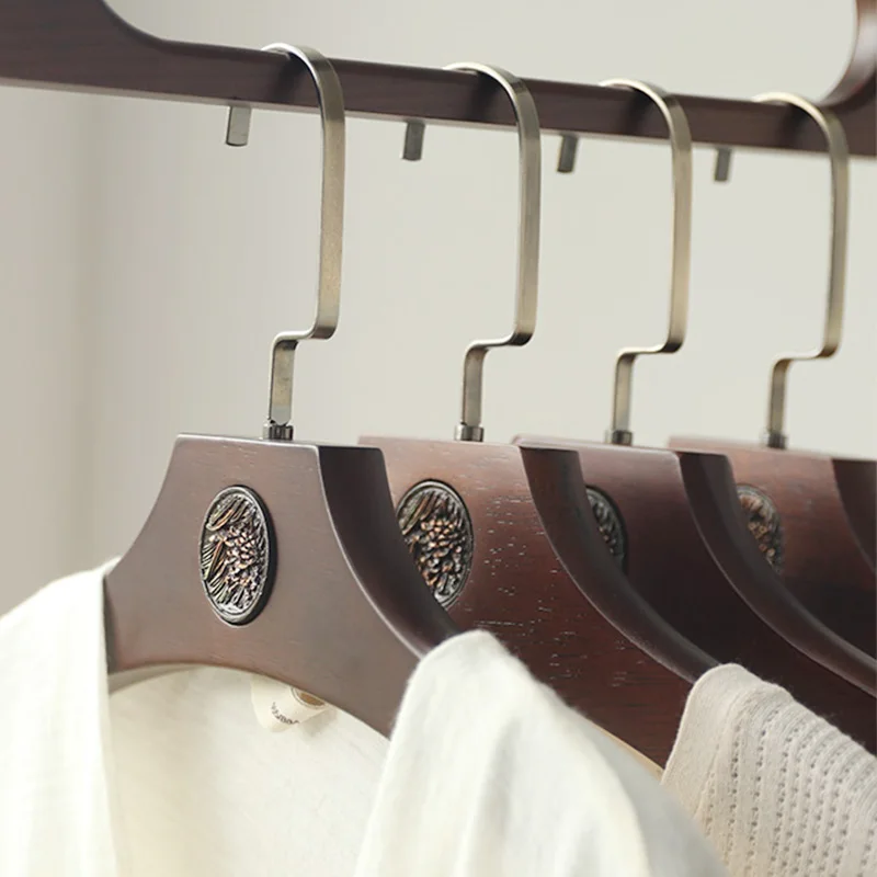 Household Wide shoulder drying rack anti-shoulder corner drying rack anti-slip traceless clothing store clothes rack
Household Wide shoulder drying rack anti-shoulder corner drying rack anti-slip traceless clothing store clothes rack