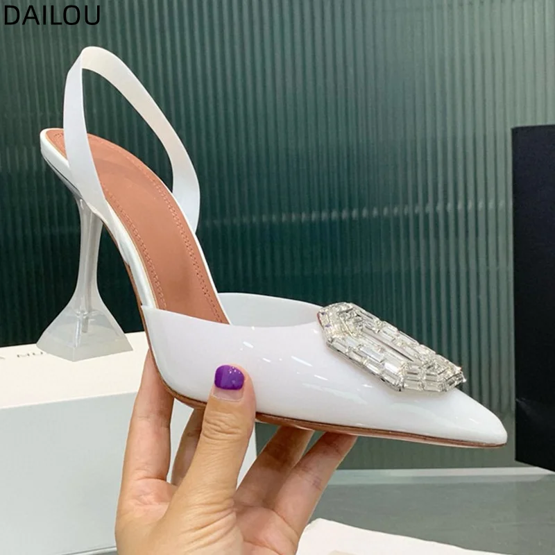 High quality Designer New Summer Rhinestone Square Buckle Pointed Heeled Sandals Women Crystal Dress Banquet Sexy Sandals
High quality Designer New Summer Rhinestone Square Buckle Pointed Heeled Sandals Women Crystal Dress Banquet Sexy Sandals