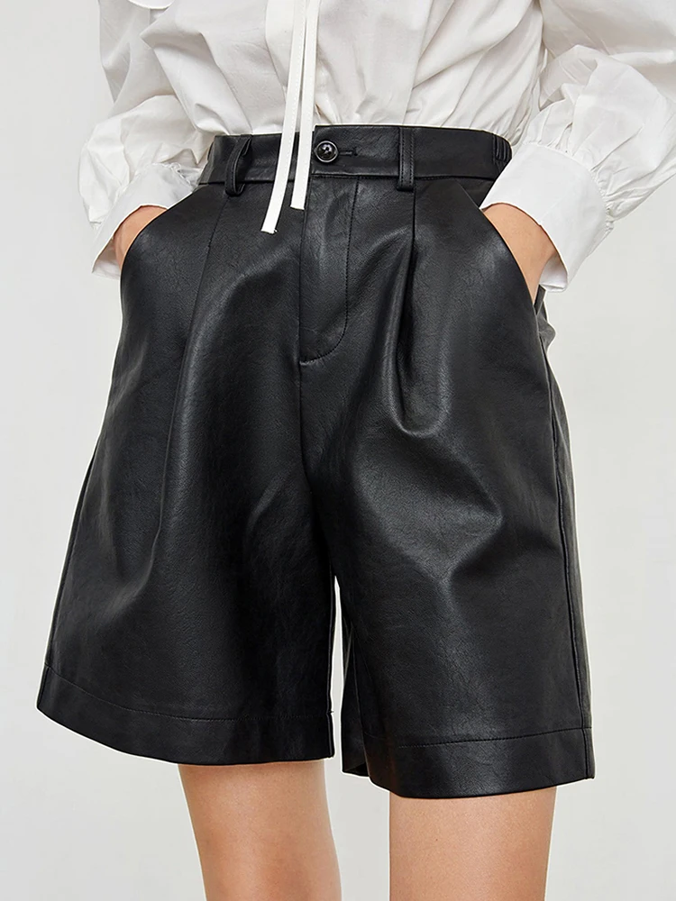 CamKemsey Casaul Elastic High Waist Pockets Women Green PU Leather Shorts Spring Loose Wide Leg Straight Shorts 
CamKemsey Casaul Elastic High Waist Pockets Women Green PU Leather Shorts Spring Loose Wide Leg Straight Shorts
