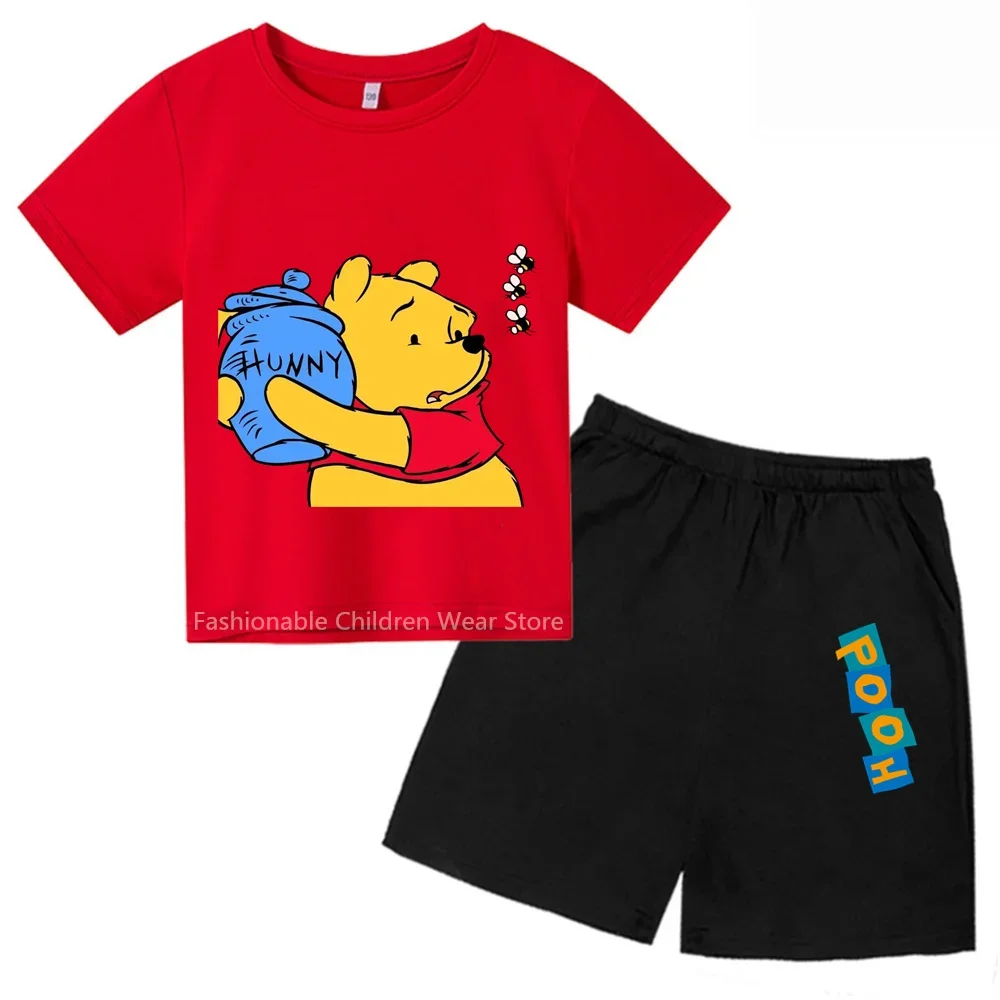 

2024 Disney Winnie The Pooh Shortsleeve Tshirt With Shorts Kit - Fashionable & Functional, Ideal For Kids' Outdoor Play