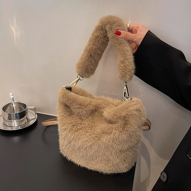 Trendy Brand Designer Plush Bucket Shoulder Crossbody Bags Women Handbags and Fur Purse 2023 Lady's Messenger Bags New In
Trendy Brand Designer Plush Bucket Shoulder Crossbody Bags Women Handbags and Fur Purse 2023 Lady's Messenger Bags New In