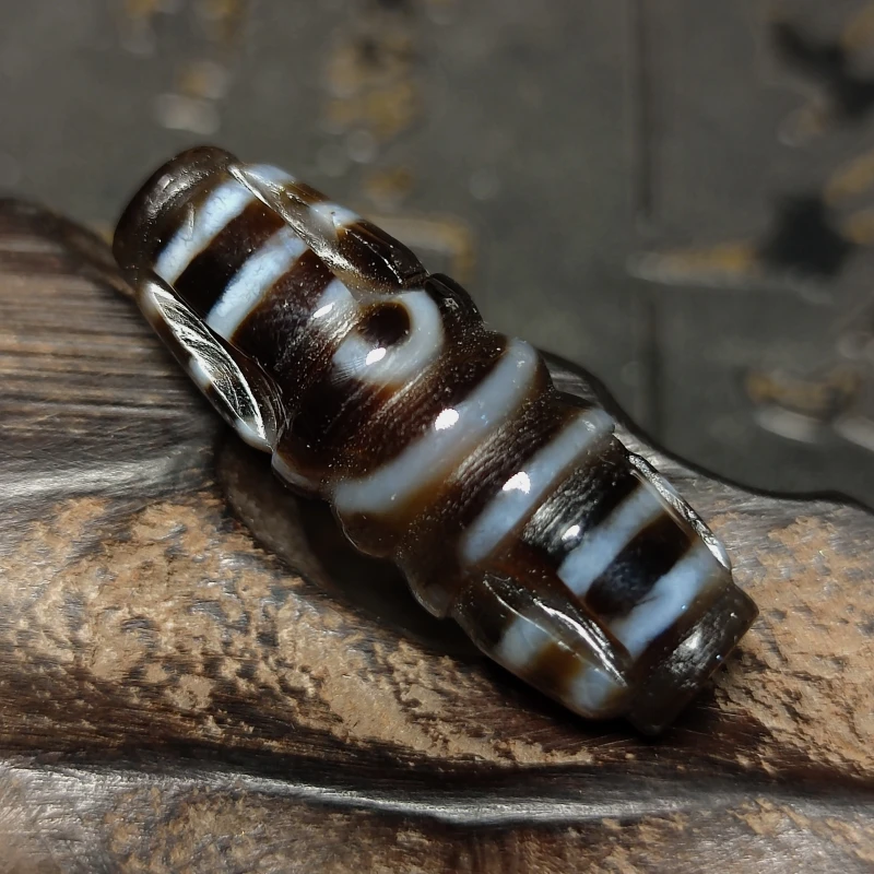 Tibet Black/White 2Eyes Totem Agate Dzi Beads Carving Vajra Amulet for Men&Wwomen Jewelry Bracelet Necklace Making Free Shipping
Tibet Black/White 2Eyes Totem Agate Dzi Beads Carving Vajra Amulet for Men&Wwomen Jewelry Bracelet Necklace Making Free Shipping