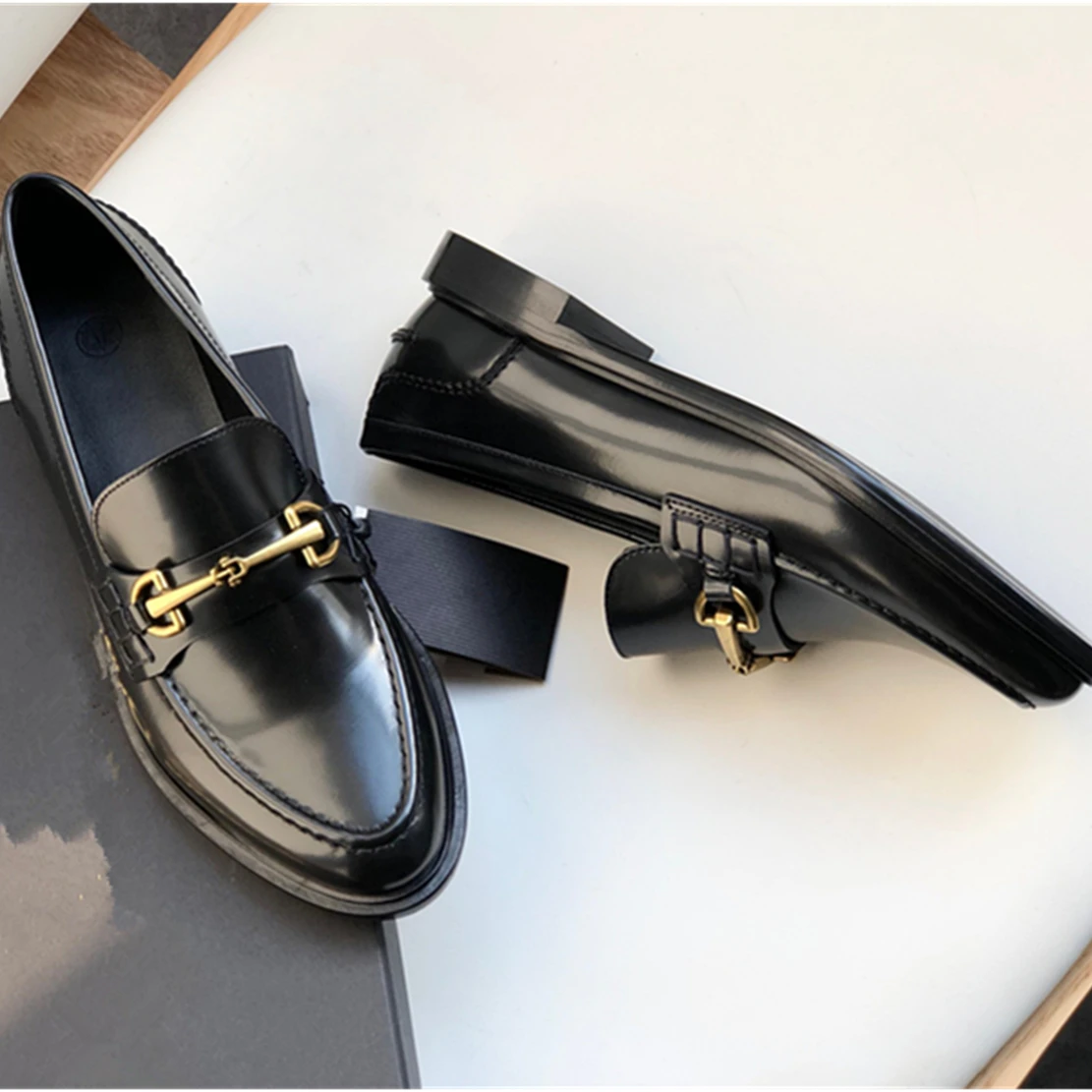 Withered Metal Buckle Simple Commuter Retro Flat Shoes Women New Slip On Shoes French Fashionable Genuine Leather Lefu Shoes
Withered Metal Buckle Simple Commuter Retro Flat Shoes Women New Slip On Shoes French Fashionable Genuine Leather Lefu Shoes