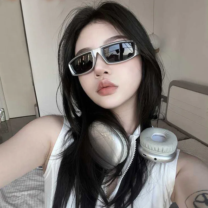 Y2k Fashion Women's Sunglasses Retro Brand Designer Sun Glasses for Women Men 2023 Decoration Accessories Eyewear UV400
Y2k Fashion Women's Sunglasses Retro Brand Designer Sun Glasses for Women Men 2023 Decoration Accessories Eyewear UV400